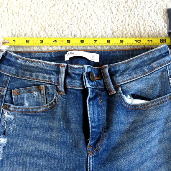 Zara 1975 Denim Sz 4 Denim Skinny Jeans Medium Blue Wash Subtle Distressed Look - Picture 9 of 16
